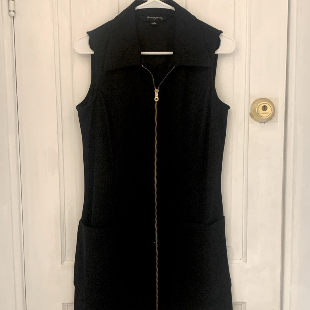 Short black zipper dress with pockets 8